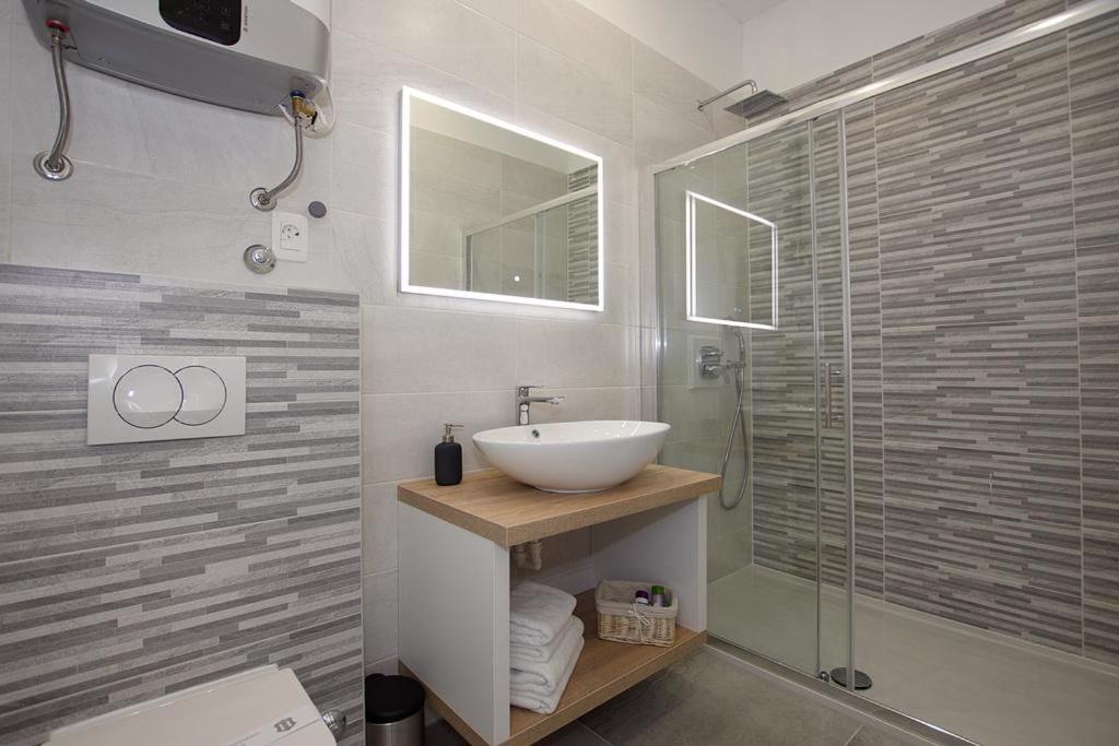 Ferienwohnung Sophie The Center Of The Old Town Zadar Exterior foto